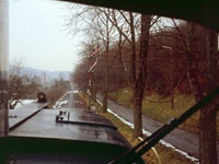 Blick auf das nicht ganz sauber auf Hp2 gezogene Einfahrsignal des Bf. Hemer am 10.03.1988 aus 360 594.